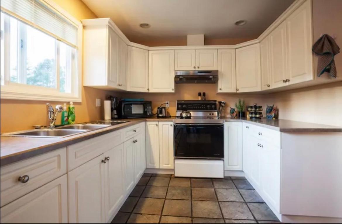 Spacious And Comfy ! Victoria Exterior foto